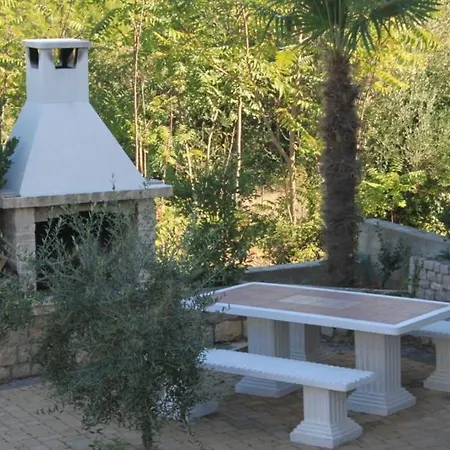 By The Sea Apartment Lukoran